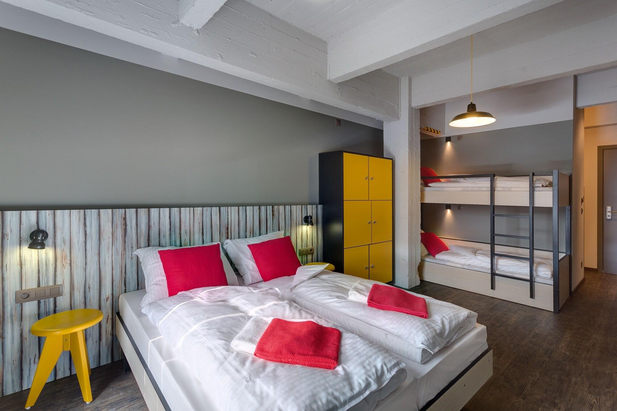 Meininger Hotels Bruxelles City Center Sint-Jans-Molenbeek Ngoại thất bức ảnh