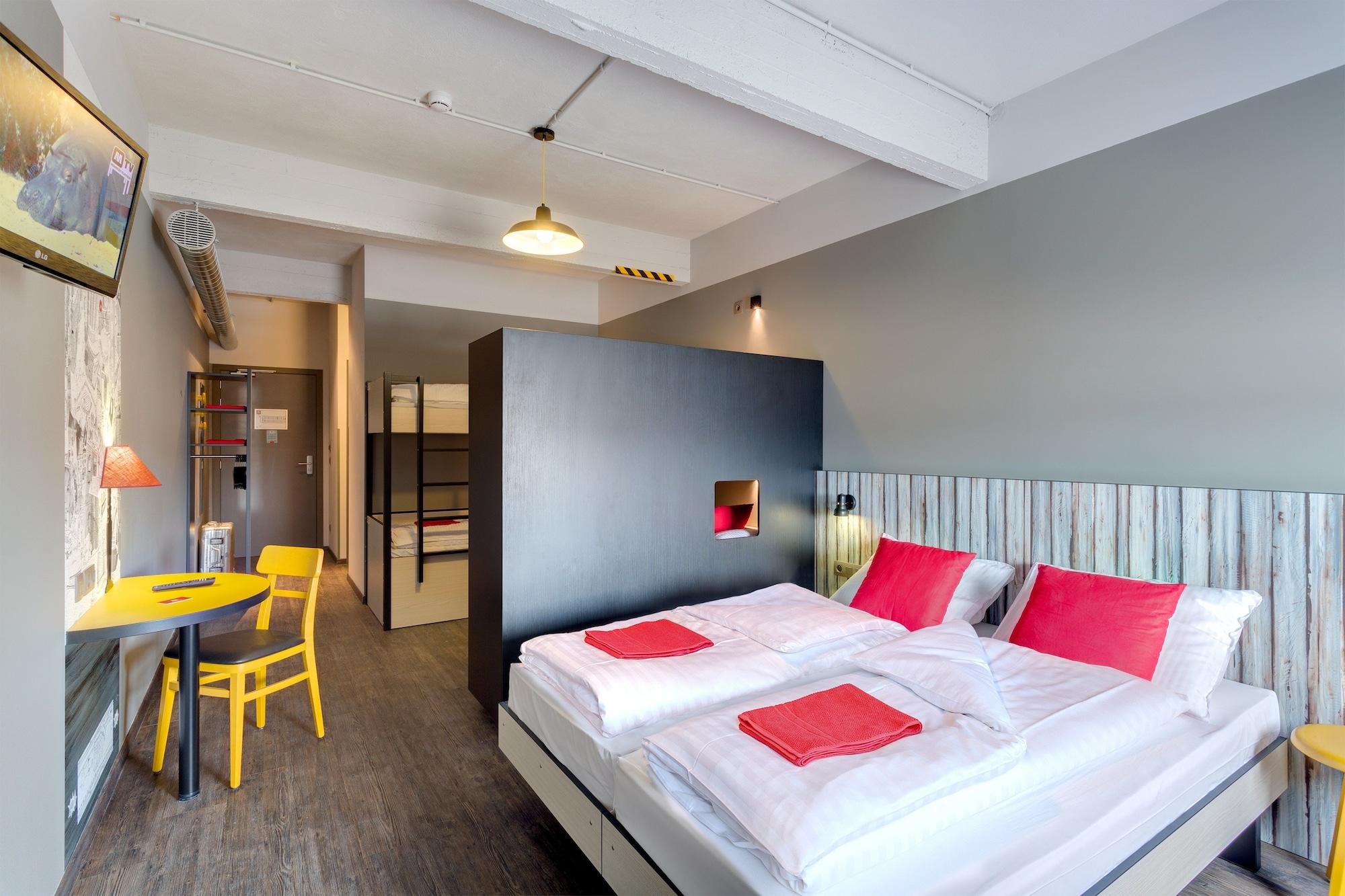 Meininger Hotels Bruxelles City Center Sint-Jans-Molenbeek Ngoại thất bức ảnh
