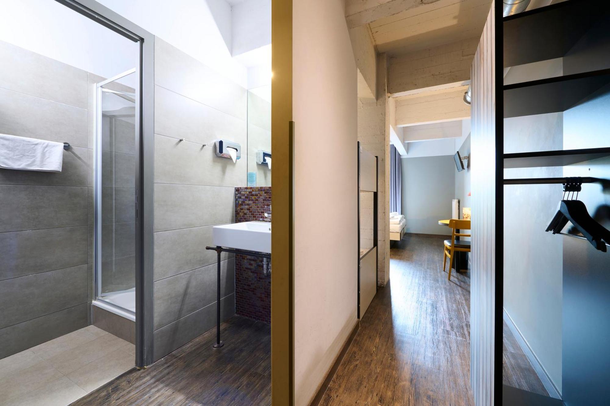 Meininger Hotels Bruxelles City Center Sint-Jans-Molenbeek Ngoại thất bức ảnh