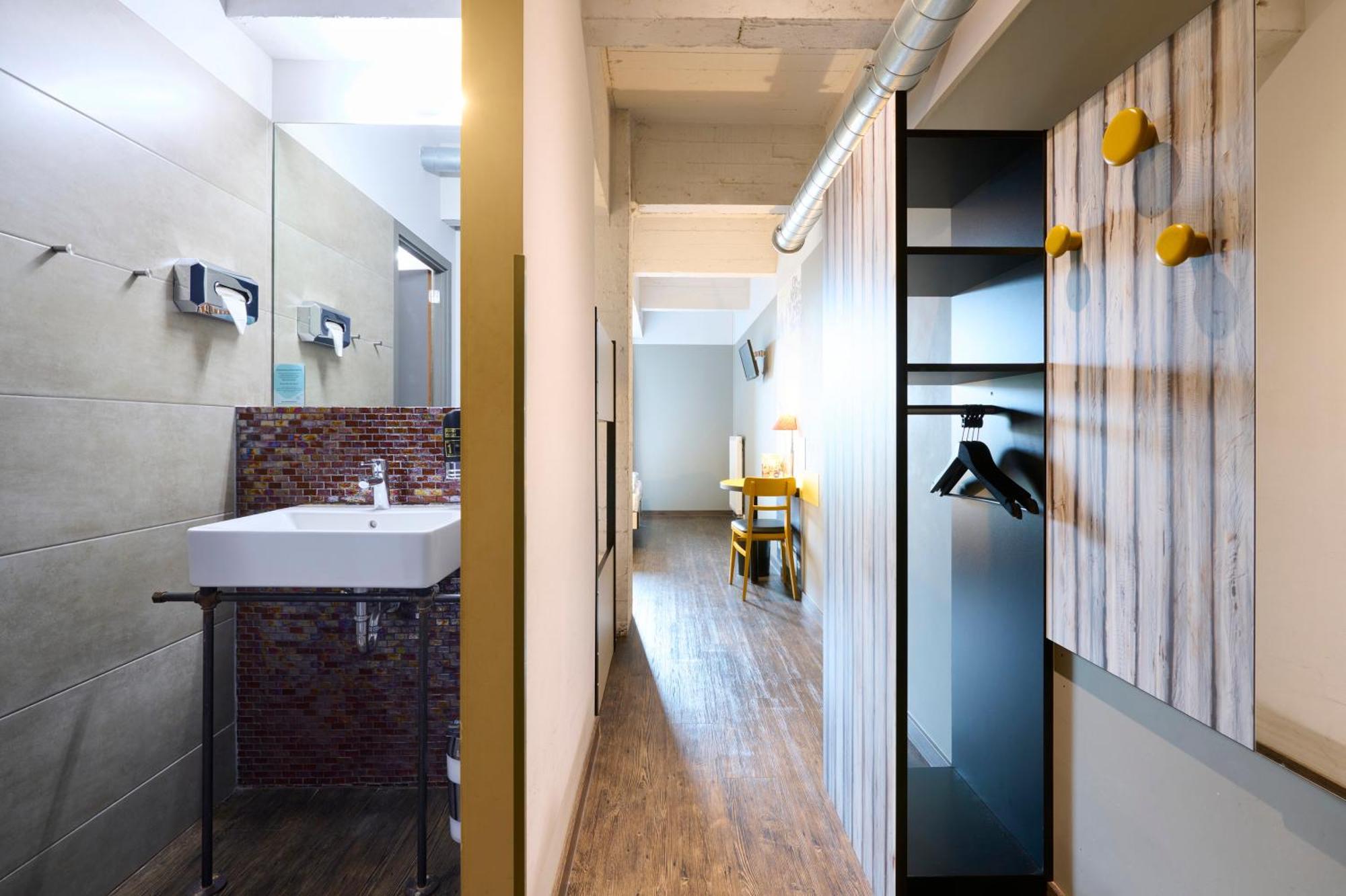 Meininger Hotels Bruxelles City Center Sint-Jans-Molenbeek Ngoại thất bức ảnh